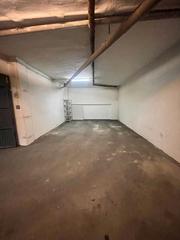 Parking coche  Calle infantes. Garaje para tres vehiculos en el centro