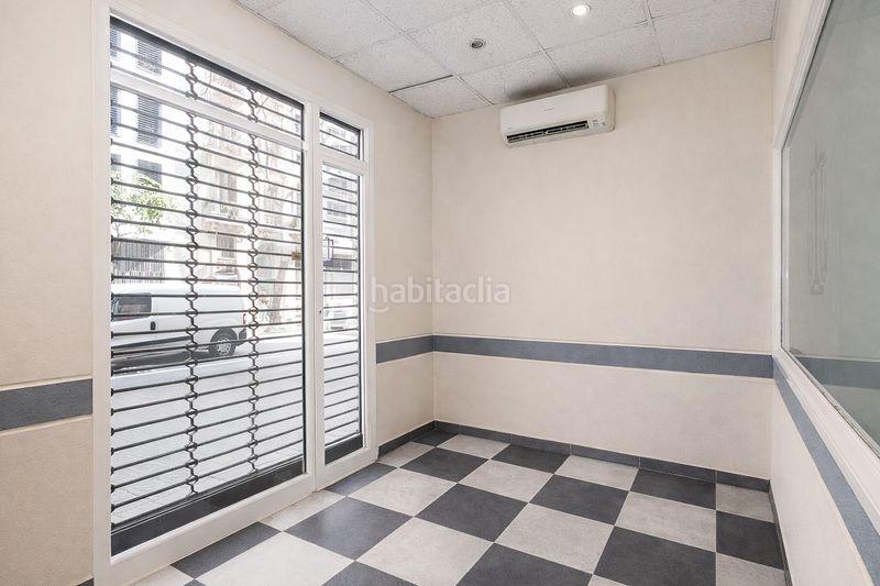 Foto 5116d66e-2d96-405f-b2d7-d14c5b3007e4. Local comercial amb calefacció a Sant Antoni Barcelona