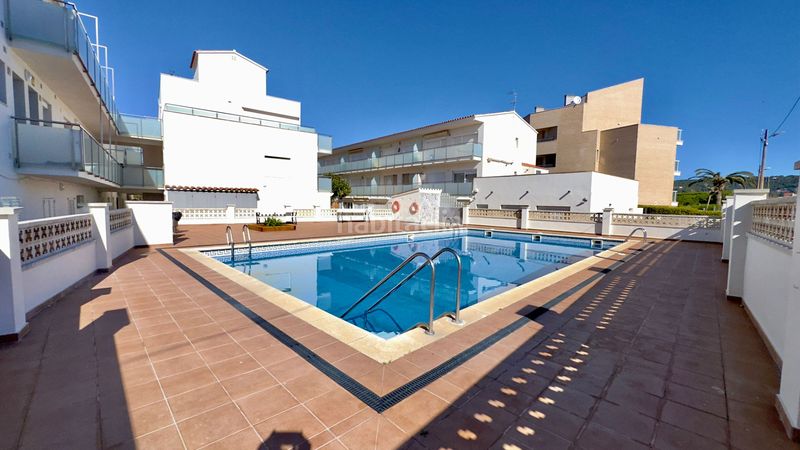 Foto 741f4874-fe42-46d4-9494-035090d91a04. Dúplex a carrer camèlia 13 a Els Griells Estartit