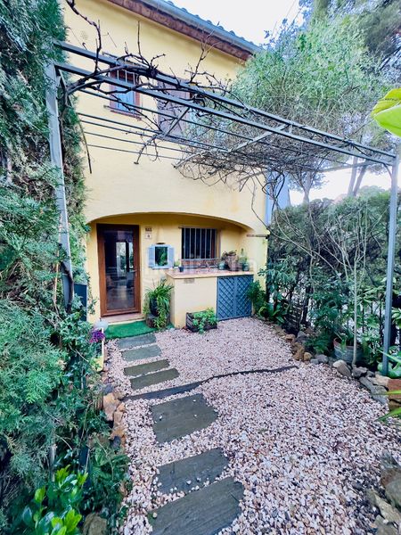 Foto 1b39c1ba-21cd-4a9d-9303-7b90c7809c1f. Casa adossada a passatge de brussel·les 4 a Torre Vella - Torre Gran - Les Dunes Estartit