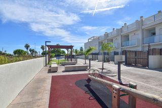 Affitto Casa a schiera in Almenara. Adosado con piscina comunitaria y amplias terrazas en almenara