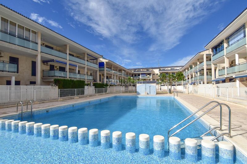 Foto 40de3fa2-5015-4680-b829-fee57ad723b7. Lloguer pis amb aparcament piscina a playas de Puçol Puçol