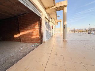 Miete Geschäftsraum in Avenida de Abril-9 de Octubre. Local en alquiler en puerto de sagunto