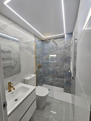 Pis  Calle de carmen serna. ¡descubre este espectacular piso totalmente reformado que te ena