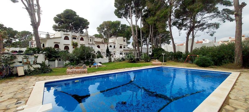 Foto 20c9c835-a8a1-4e4d-b182-97d5344bed96. Casa adossada amb piscina a El Casalot Mont-roig del Camp