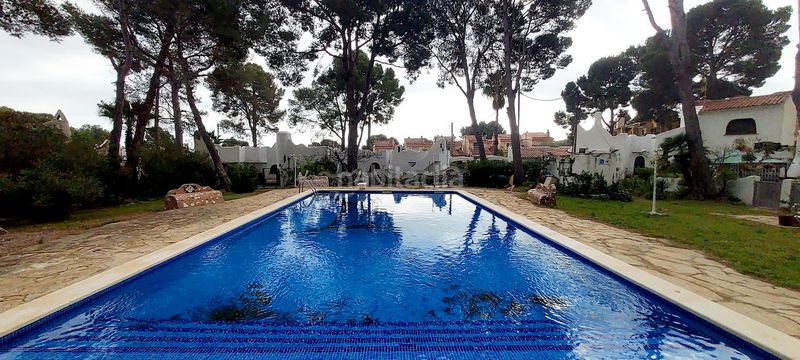 Foto 40490cab-06d7-4fe7-9361-f8baf23bfa0c. Casa adossada amb piscina a El Casalot Mont-roig del Camp