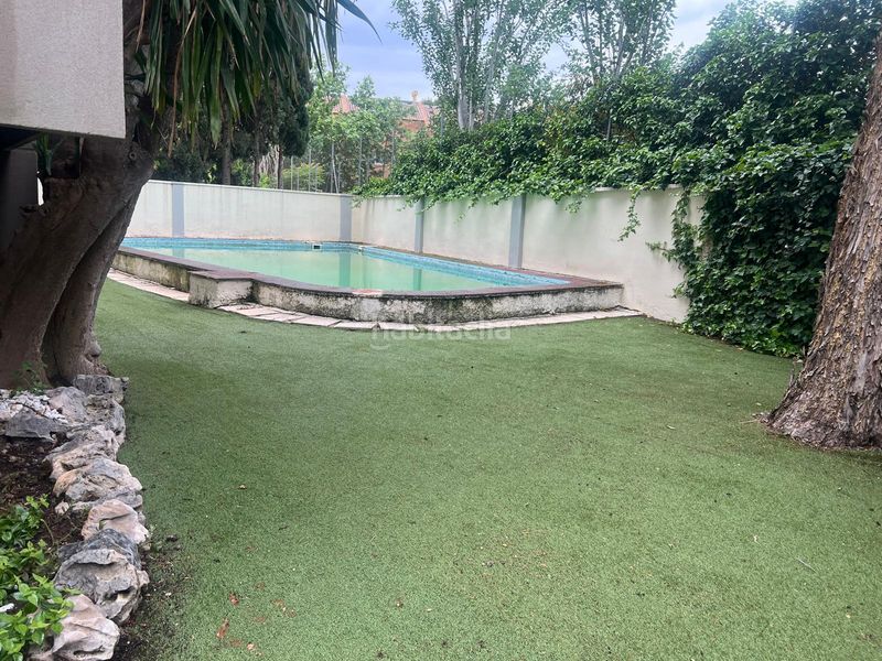 Foto a49f5900-8040-4167-89d3-d4cd0592321e. Pis amb xemeneia calefacció aparcament piscina a Zaragoza