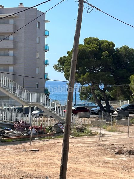 Foto 7a24ac3b-cb8b-41b5-9559-e22172318fa2. Pis amb xemeneia a Passeig Marítim Miami Platja