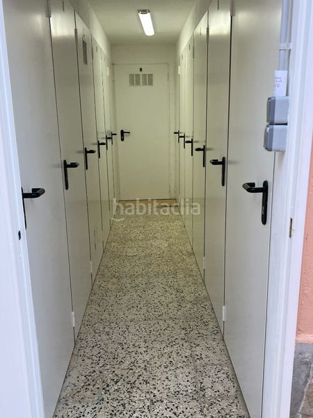 Foto c597cf74-2636-41f0-b730-f5e96c09cbd6. Pis amb xemeneia a Passeig Marítim Miami Platja