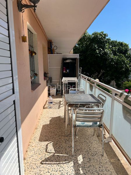 Foto ebbd4e86-e384-4a02-a0f9-c7d81b981a9e. Pis amb xemeneia a Passeig Marítim Miami Platja