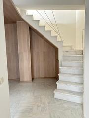 Dplex en San Vicente. Dplex de 2 dormitorios con solrium privado en pleno corazn de