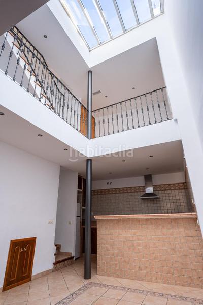 Foto 0bada1fd-4458-449e-827a-5692c4a8a0d2. Casa  de pueblo 103 m 2 dormitorios estudio en Gelves