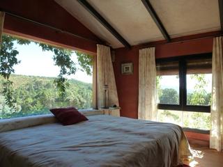 Haus in Calera de León. Tu refugio secreto en el corazón del bosque