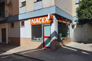 Lloguer Local Comercial  Avenida ronda de triana. Local comercial de esquina con escaparate en ronda de triana
