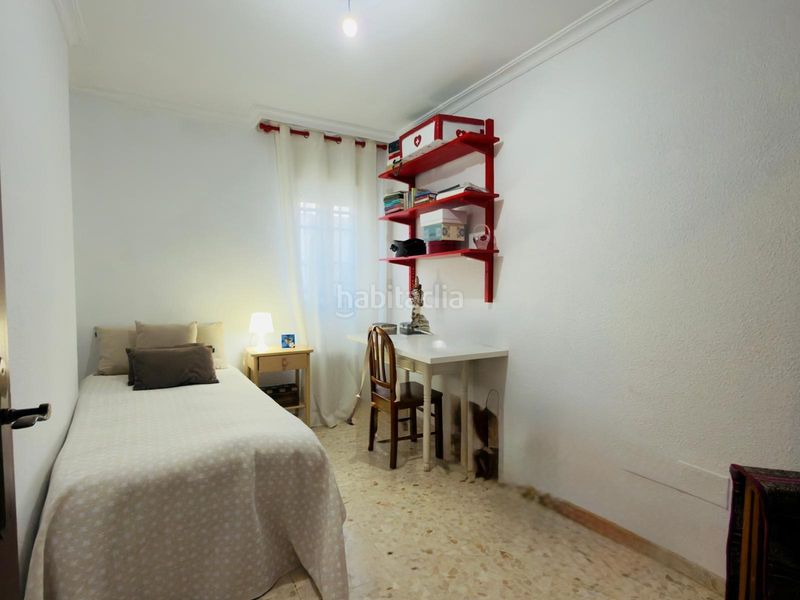 Foto a9a42f22-cc61-4920-b6ac-8441a1c130eb. Pis a Barrio León Sevilla