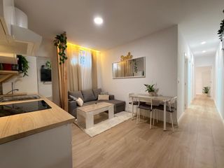 Location Appartement  Calle tello de guzman. Vivienda reformada de 3 dormitorios junto a ramón carande. amueb