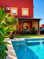 Casa aparellada a Almensilla