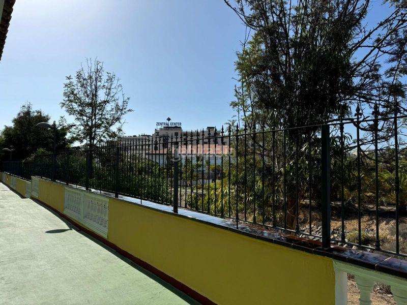 Foto 2a56bf2b-c46d-47cb-ac92-bbae31d7558a. Casa adossada a Playa de las Américas Arona