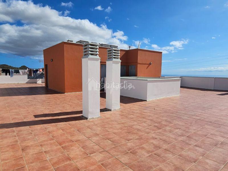 Foto 93da8e48-336b-4423-8fa8-cce82be95d9d. Apartamento en La Camella Arona