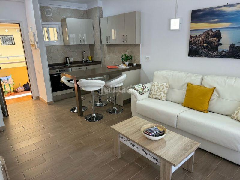 Foto 3e7f6e5a-6e13-4f88-9de1-79013d03e1eb. Apartamento en Los Cristianos Arona