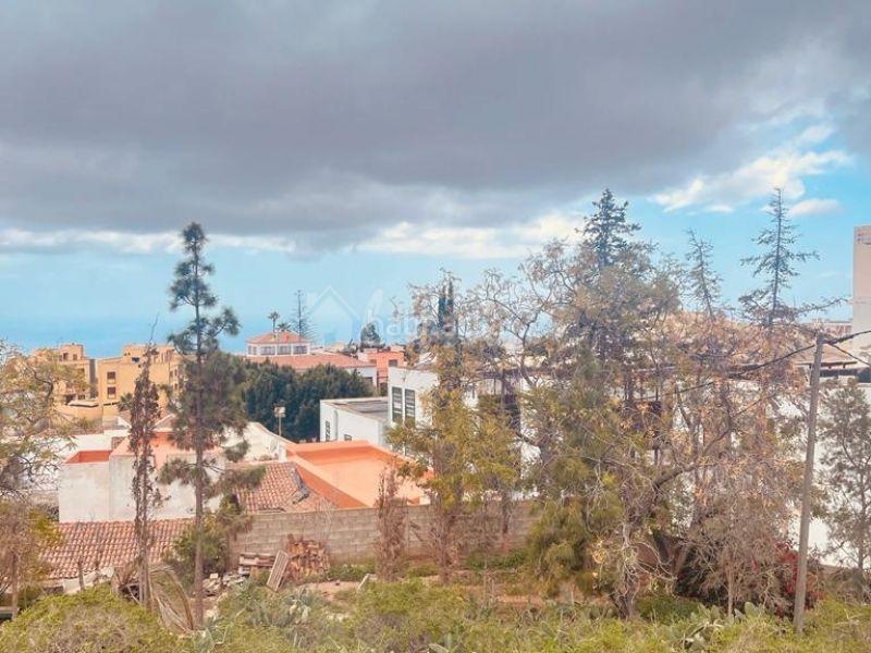 Foto 161f5c64-6044-4548-a9bb-fc3802e4c3a2. Terreny residencial a Arona pueblo Arona