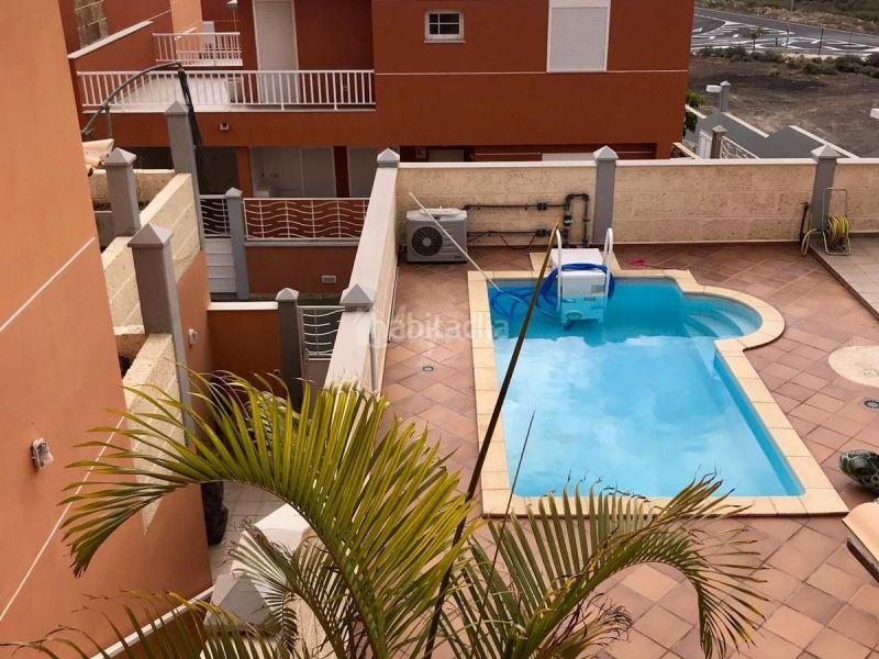 Foto b226de55-c809-42d4-8a76-ab7ee29c41cf. Casa adosada en Los Cristianos Arona