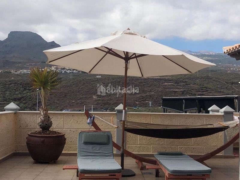 Foto d10cd0db-b9b8-4a3c-9c4b-9abf7390b22a. Casa adosada en Los Cristianos Arona
