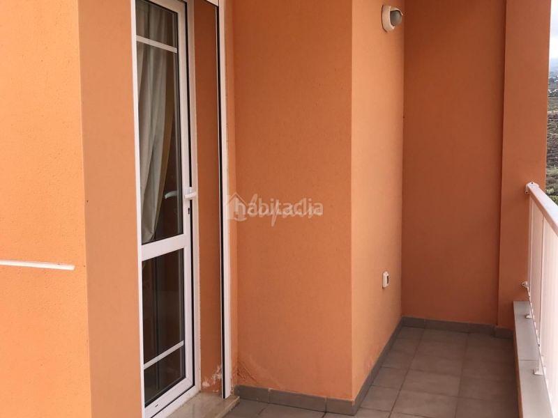 Foto 01232f4e-abf5-414e-aad9-e1241b0a9835. Maison jumelée dans Los Cristianos Arona