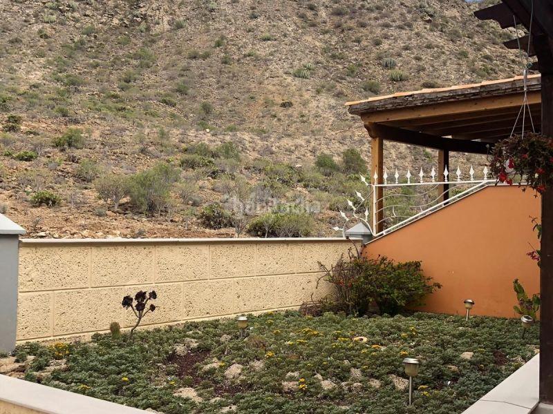 Foto 27464682-0d0e-4065-a51a-998897219dd0. Maison jumelée dans Los Cristianos Arona