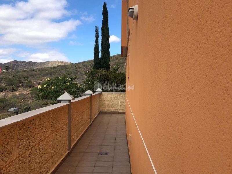Foto 3ca86ae0-260f-47c2-92c8-5c958b9dc6c3. Maison jumelée dans Los Cristianos Arona