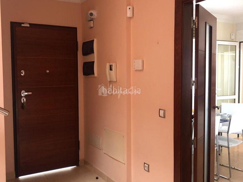 Foto 49cdcdba-a476-454d-8090-627ce4df830b. Maison jumelée dans Los Cristianos Arona