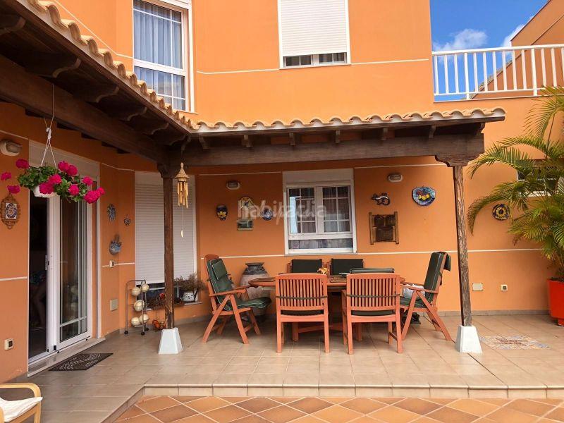 Foto 4e91fd42-5476-4696-be3f-53ed4a16548f. Maison jumelée dans Los Cristianos Arona