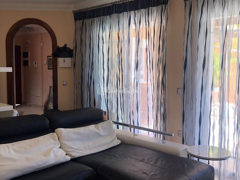 Foto 66a00cd6-79cd-4e0e-9089-4f4cfdfa5945. Maison jumelée dans Los Cristianos Arona