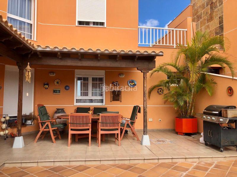 Foto af6e611f-f570-4595-a69a-719245287c0c. Maison jumelée dans Los Cristianos Arona