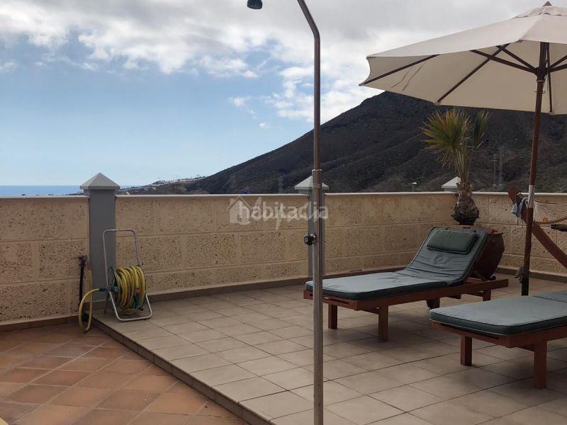 Foto cc8f83ea-68ee-4b2a-98b9-e27176bf9c7b. Maison jumelée dans Los Cristianos Arona