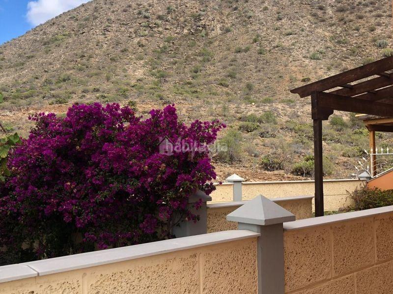 Foto d74dc13a-4c87-4e71-93ad-ee212312a256. Maison jumelée dans Los Cristianos Arona