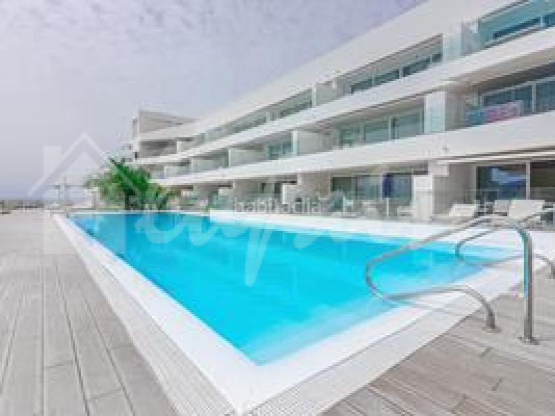 Foto 00cefc2f-8468-4c27-a069-c7d261e02630. Apartamento en Playa Fañabé Alto Adeje
