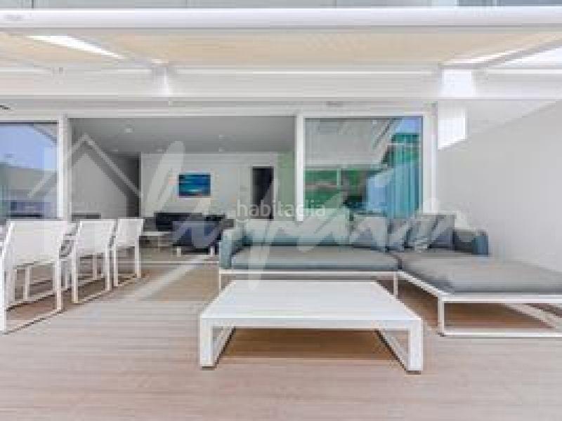 Foto 766882a8-5e30-47ff-8fb6-2f3fd023c191. Apartamento en Playa Fañabé Alto Adeje