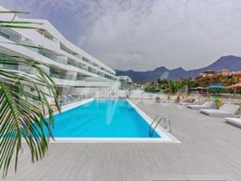 Foto c7405a6f-3c4c-4192-bc3c-05463f799087. Apartamento en Playa Fañabé Alto Adeje