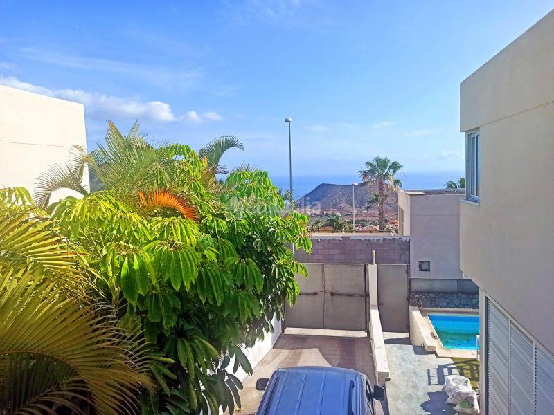 Foto 36174130-eec2-43ef-b2ea-17865ddf929c. Casa a Chayofa Arona