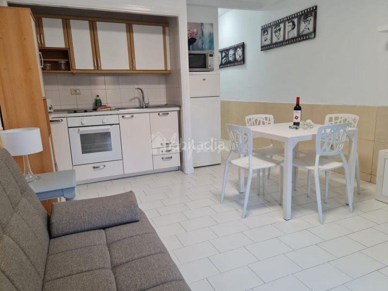Foto 18a5b6a0-bd5b-4a83-9f6a-5f637c804687. Apartamento en Torviscas Bajo Adeje