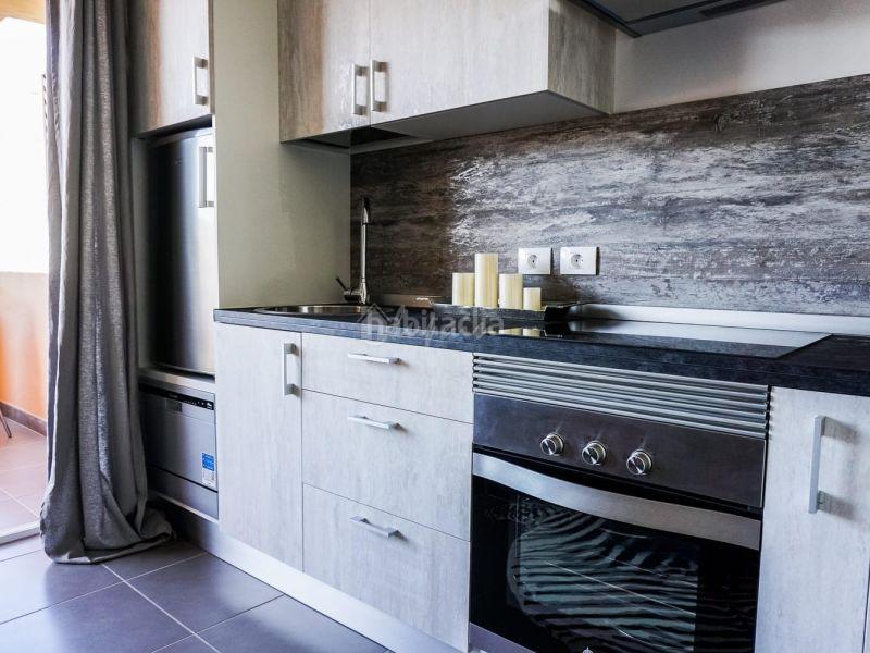 Foto 90a58624-b338-4f07-941c-57e437bf0fb1. Apartamento en Torviscas Bajo Adeje