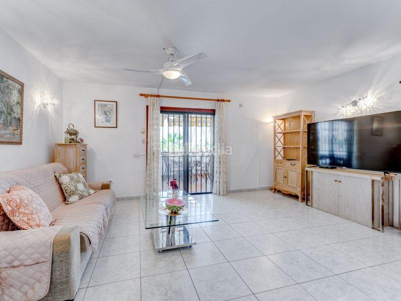 Foto 62af6b86-a8fb-4fd0-99eb-c12874cad381. Apartamento en Los Cristianos Arona