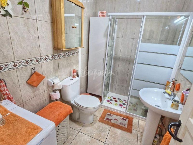 Foto f8e79b9b-a52b-4b75-b7ab-63a1e3a9a250. Casa a schiera in Torviscas Centro y Alto Adeje