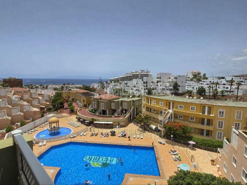 Foto fd919a05-e7cc-449d-994b-d70217c9de79. Casa a schiera in Torviscas Centro y Alto Adeje