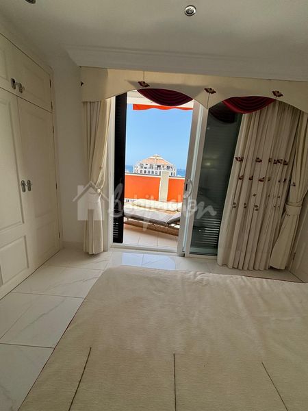 Foto 8ea21a34-c6a8-49da-8d2a-6e5393398979. Apartamento en Playa de las Américas Arona