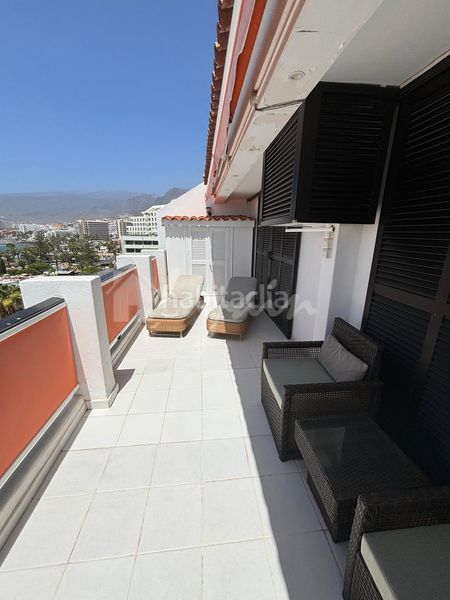 Foto a857af40-7a53-4909-8970-e3c577c8e579. Apartamento en Playa de las Américas Arona