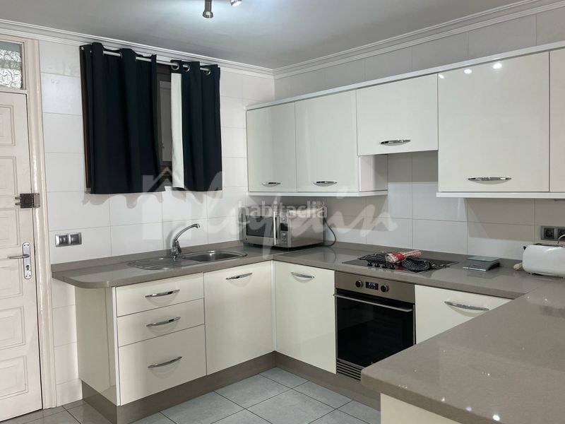 Foto 00b10983-51fb-4772-be04-2bec1444b2ec. Apartament a Playa de las Américas Arona