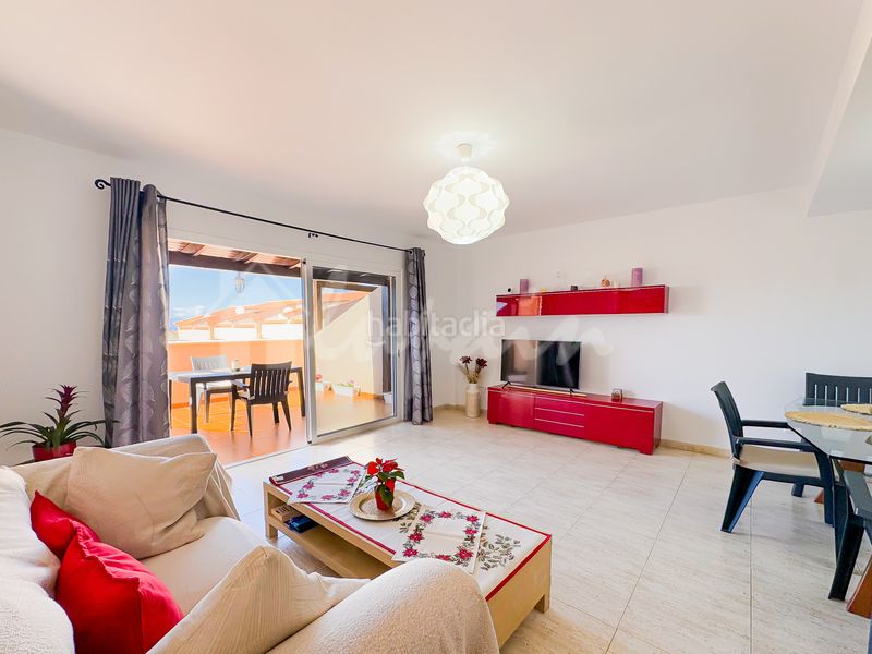 Foto 24b3fa57-b7a5-4673-9261-fd6998142f43. Apartamento en La Caleta Adeje