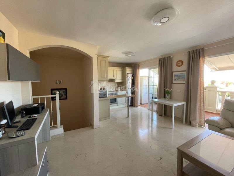 Foto 010f2499-64ec-4c1c-ae62-fa9c0b2ca0e1. Casa adosada en Palm - Mar Arona